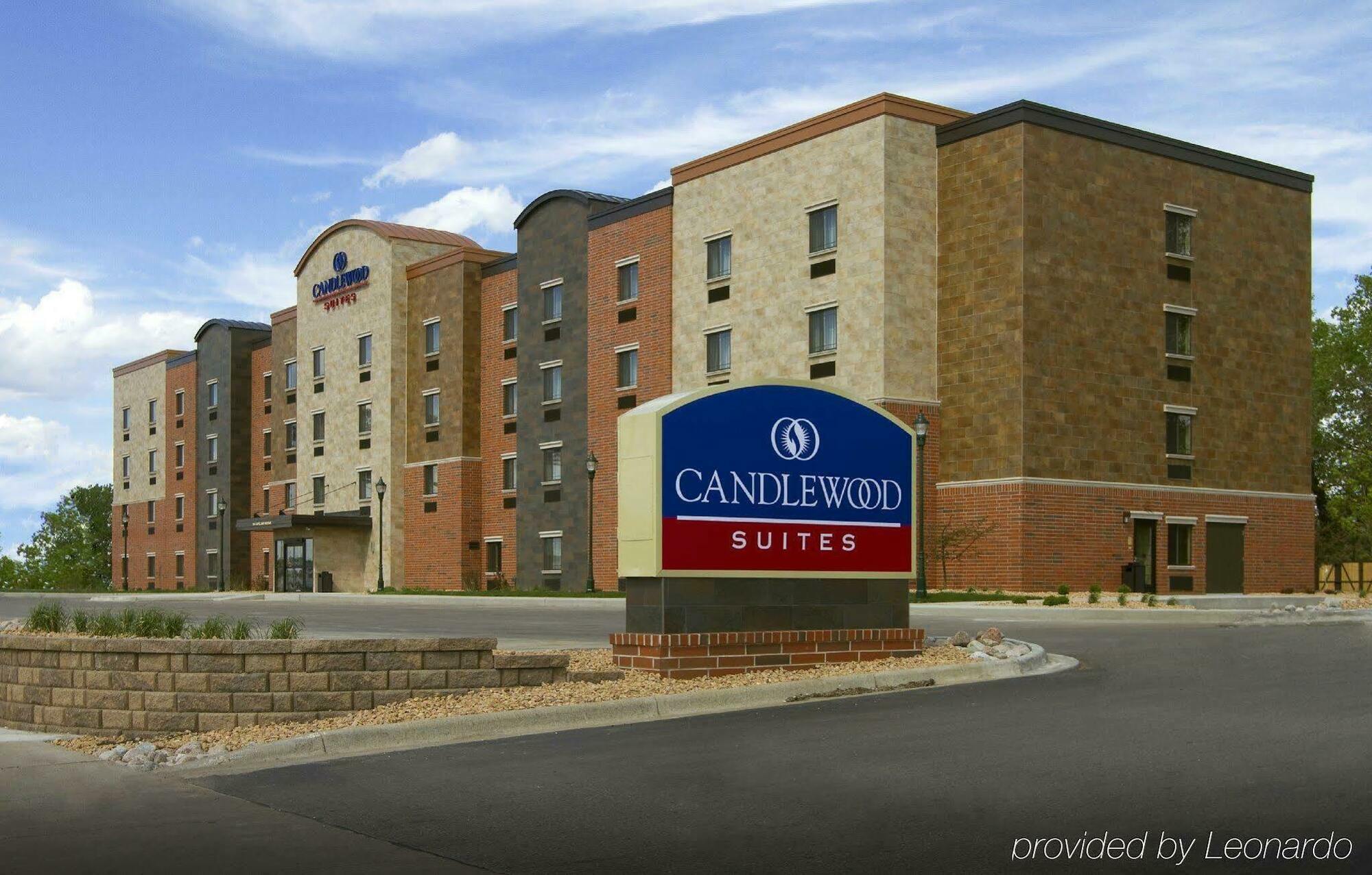 แคนเดิ้ลวูด สวีท ลาครอส Hotel ภายนอก รูปภาพ